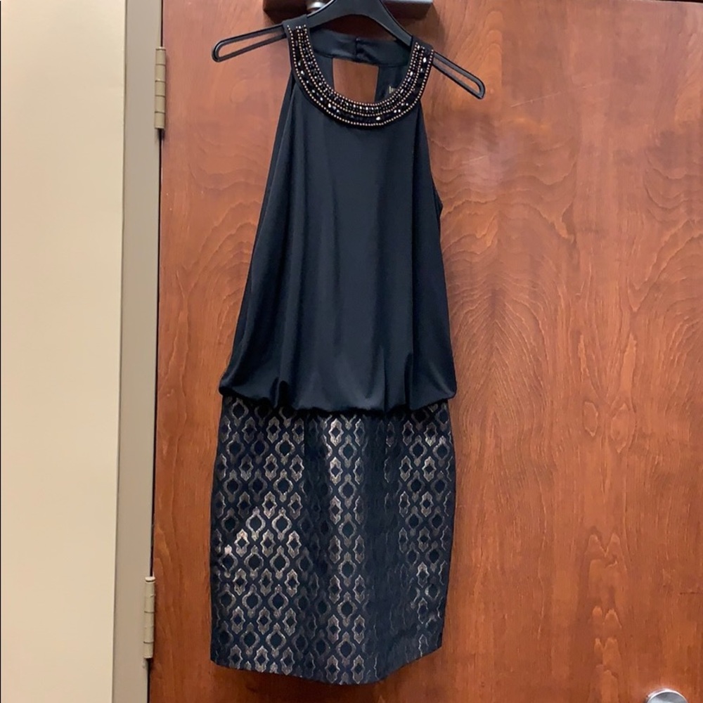 NWT Dress. Laundry by Shelli Segal. Size 6
